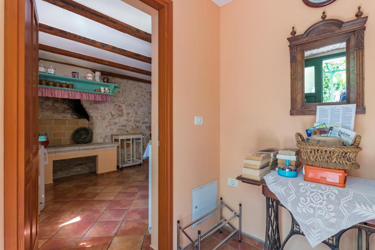 Country House Apartments