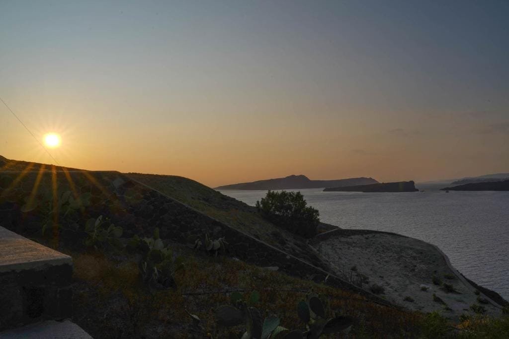 The Noverian Bios Caldera Sunset Suites