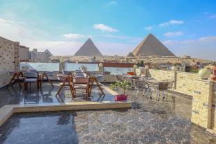 Pyramids View Solar Boat