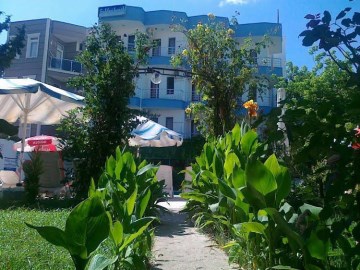 Golden Beach Hotel