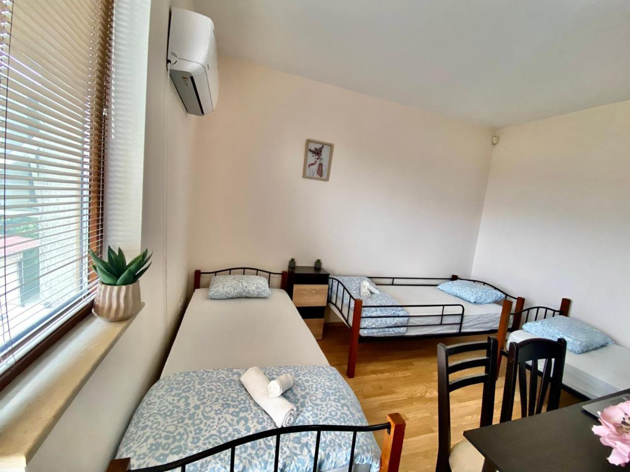 Helena Hostels
