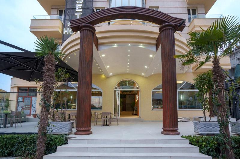 Inn Hotel