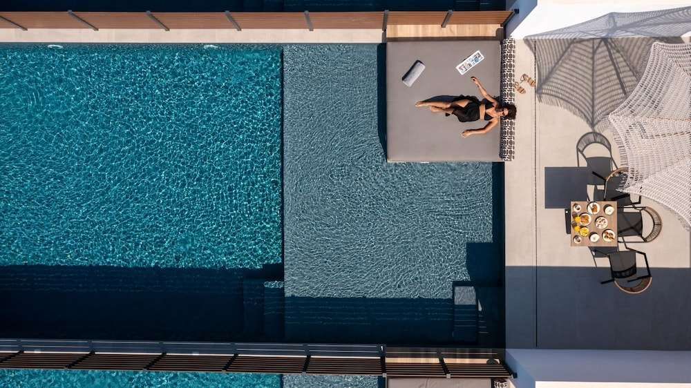 Scylla Concept Suites Milos