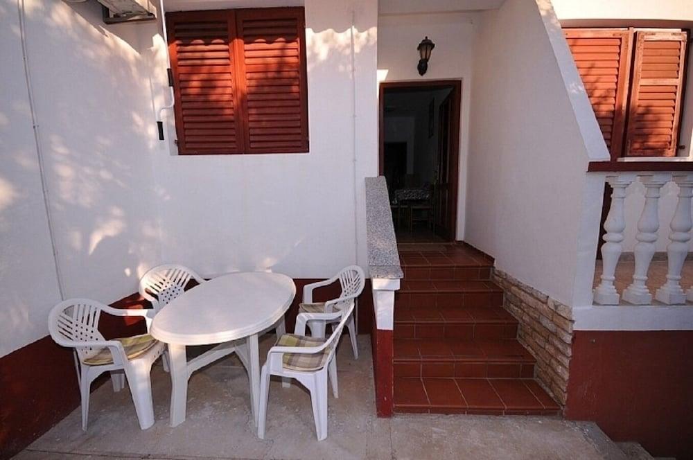 Apartments Pere