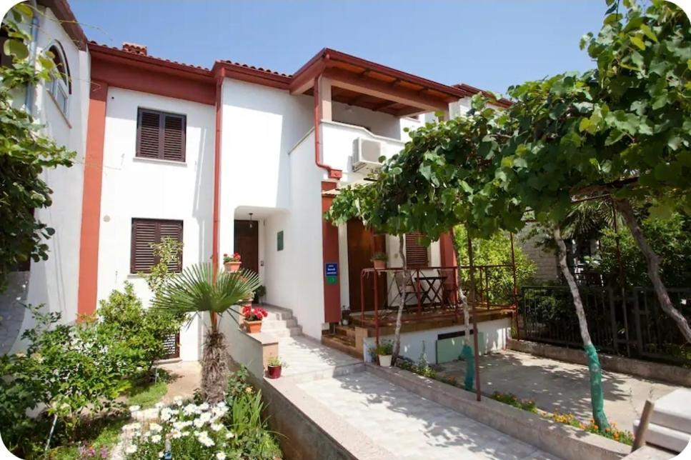 Apartments Pero