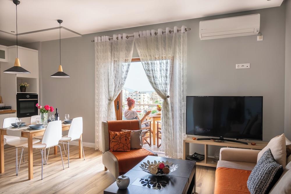Great Alexander Suites