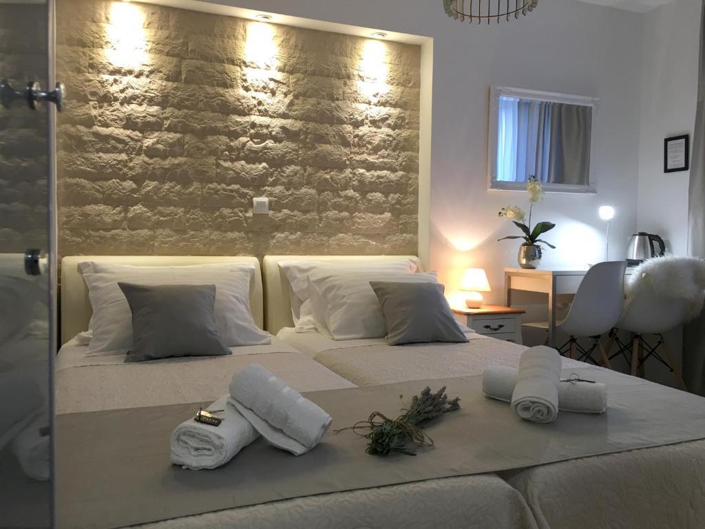 Central Split Apartments & Rooms Paese