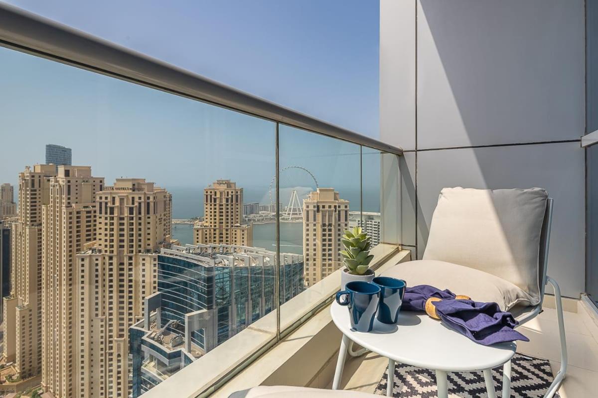 Bay Central 1 by Frank Porter