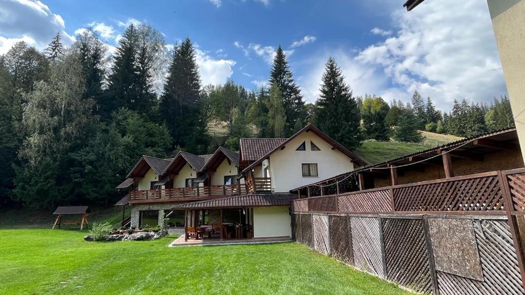 Pension Pietrele Doamnei