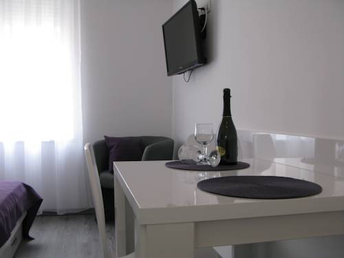 Downtown Main Street Studio