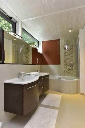 Glas House Design Holiday Home