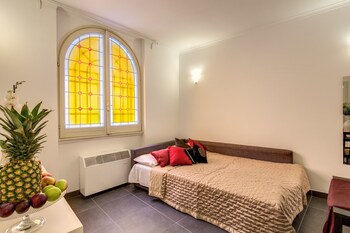 Elegant Apartment Behind The Colosseum