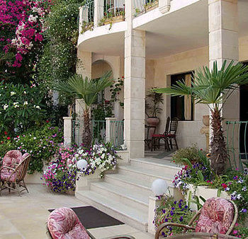 Bueno Hotel Apartments