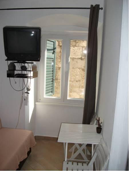 Diocletian Apartments & Rooms
