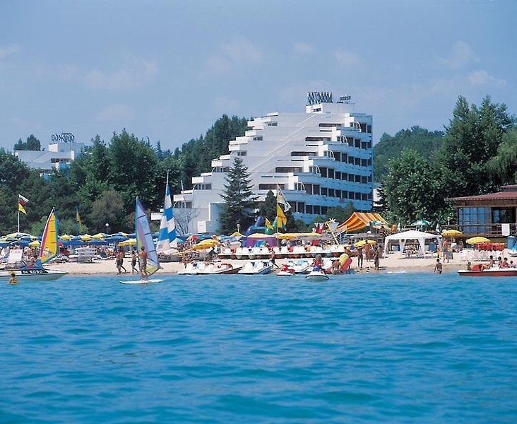 Maritim Paradise Blue Hotel