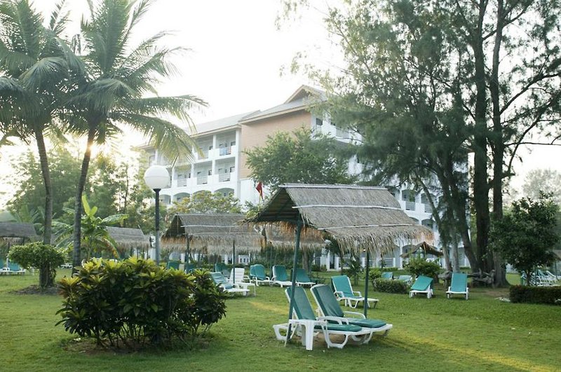 Pinnacle Grand Jomtien Resort & Beach Club