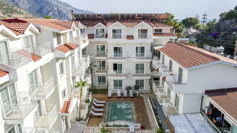 Montebello Deluxe Hotel