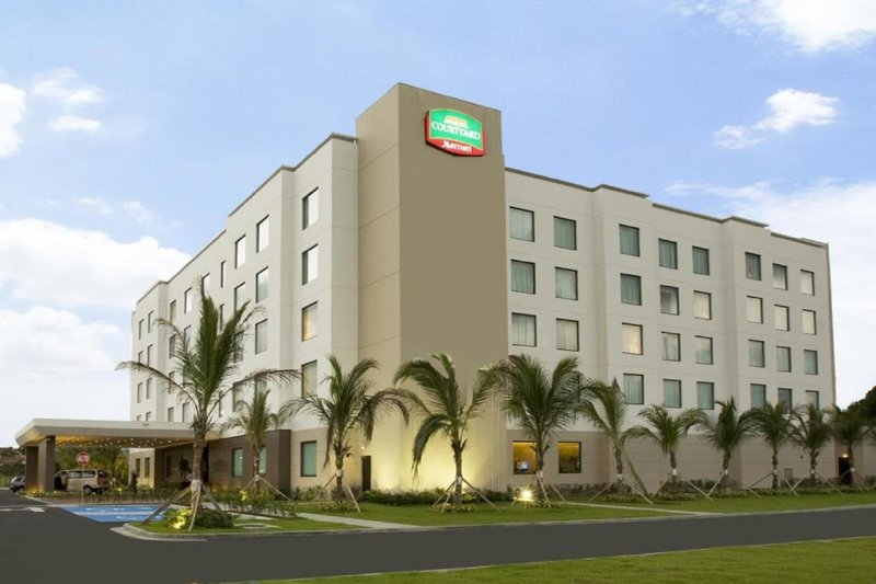 Courtyard Panama At Metromall Mall