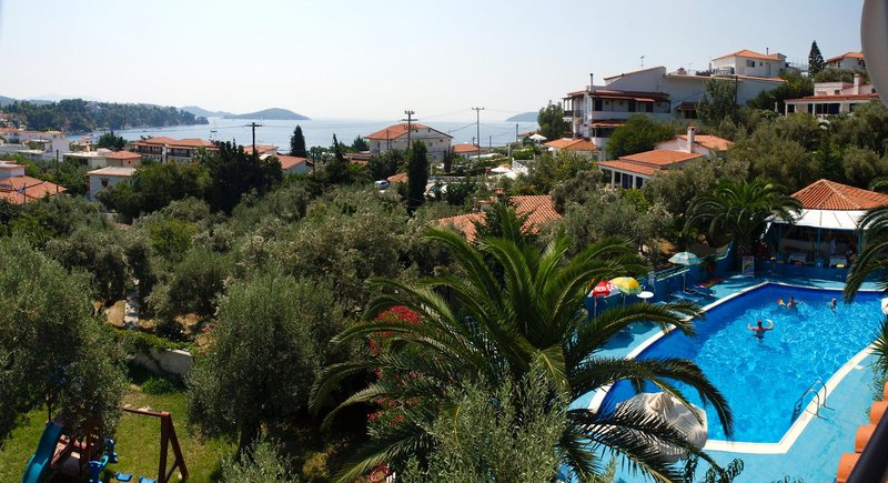 Nicholas Studios & Apartments