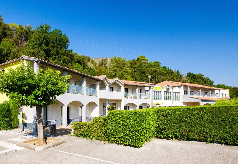 B&b Hotel Villeneuve Loubet Village