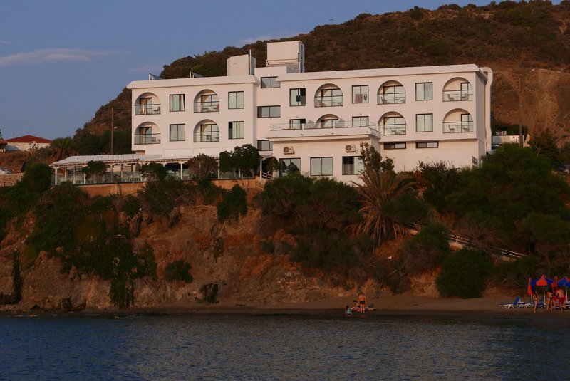 E.j. Pyrgos Bay Hotel