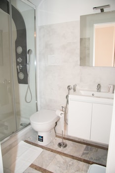 San Peter Lory's House