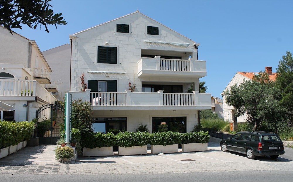 Apartments Logo Cavtat