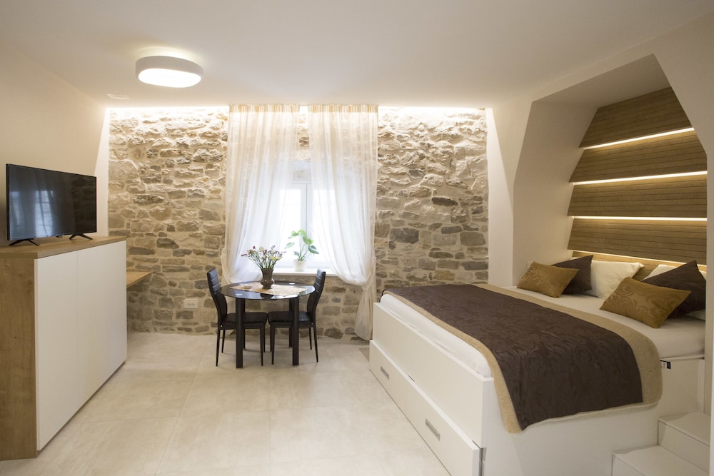 Situs Residence