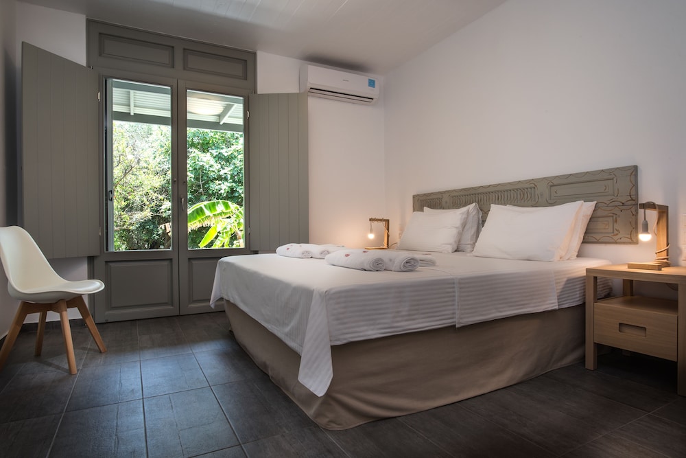 Melagrana Apartments Milos