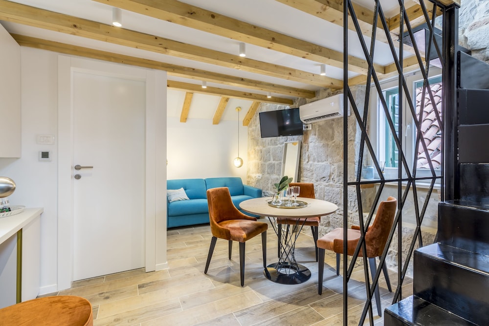 Miara Luxury Rooms