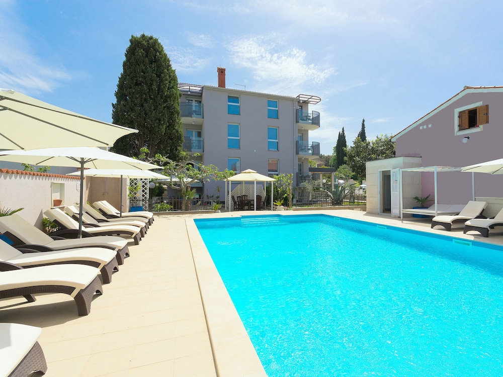 Astinian Apartments Jadranka