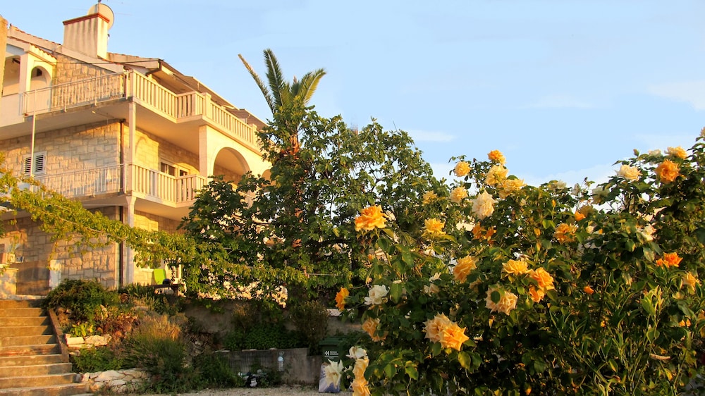 Villa Pape