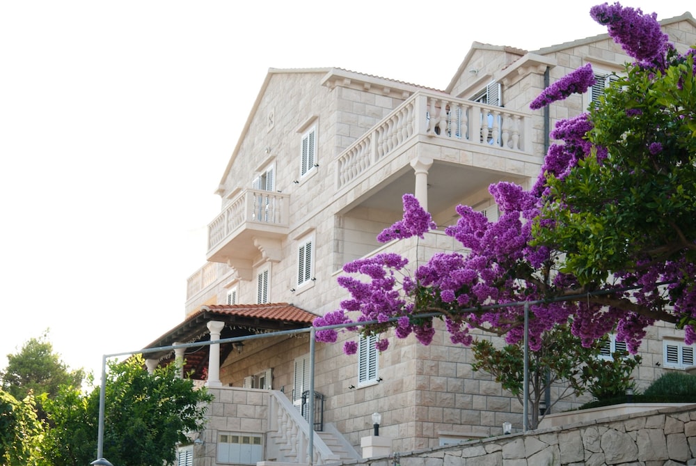 Barba Petra Dvori
