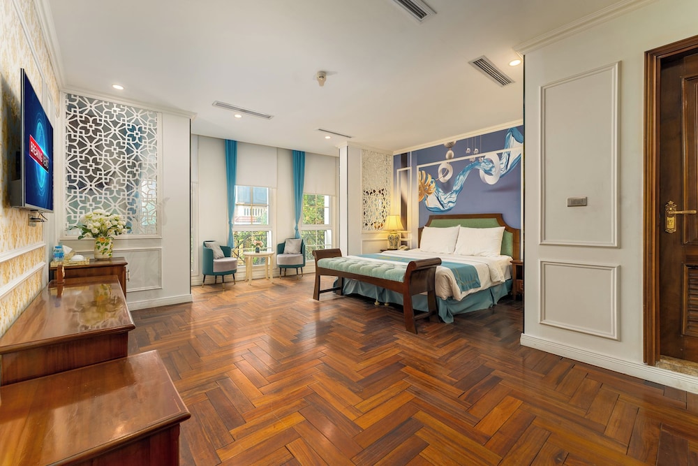 Maro Hotel