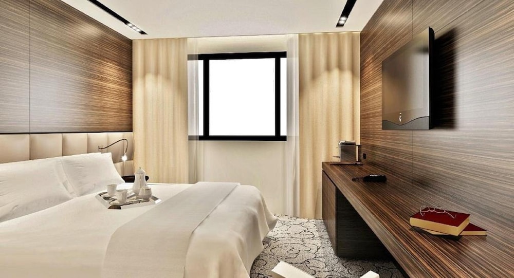 Howard Hotel Paris Orly Airport ****