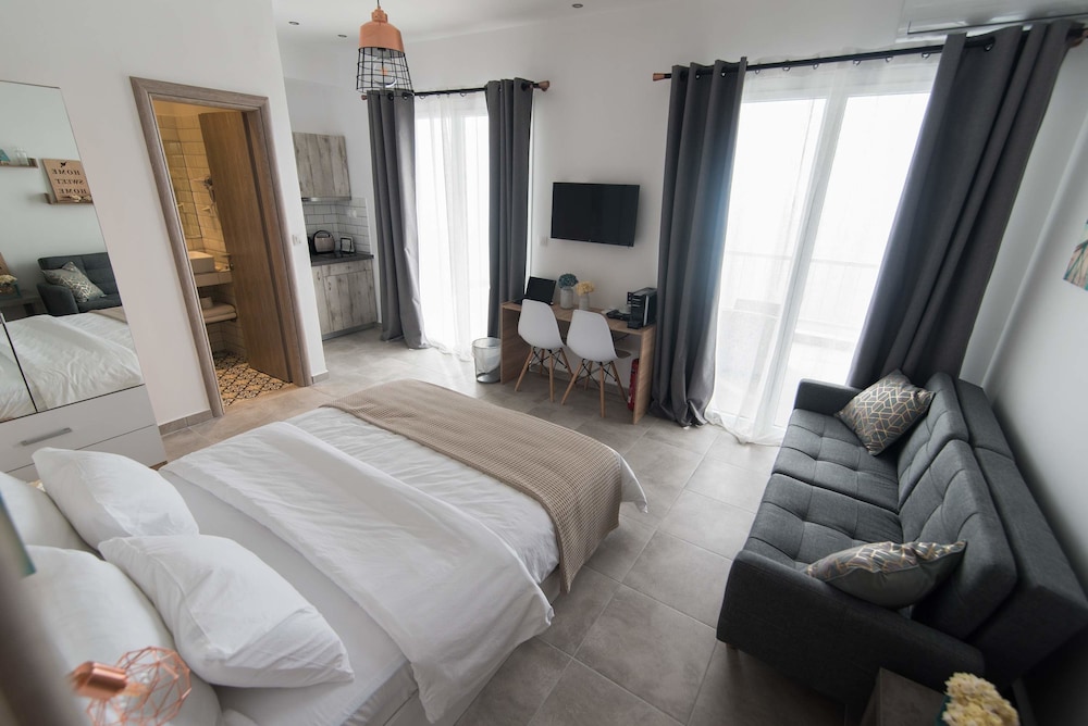 Urban Bay Apartments