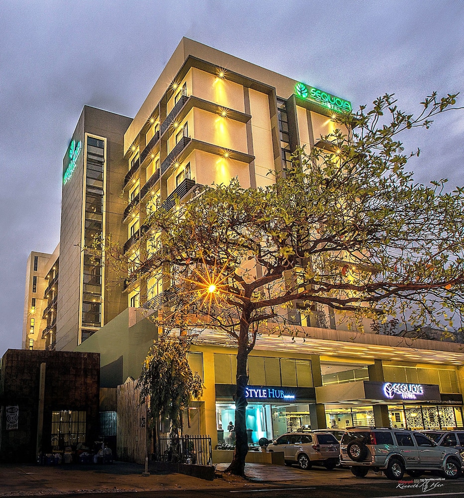 Sequoia Hotel