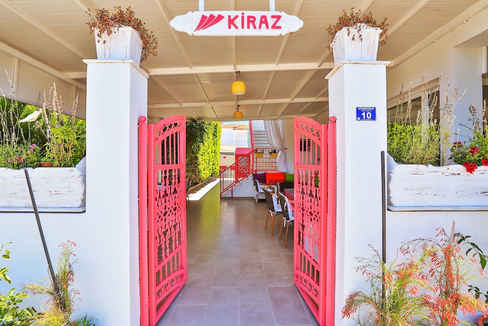 Kiraz Otel