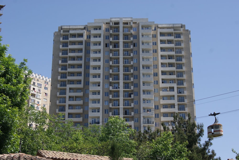 Vazi Aparthotel