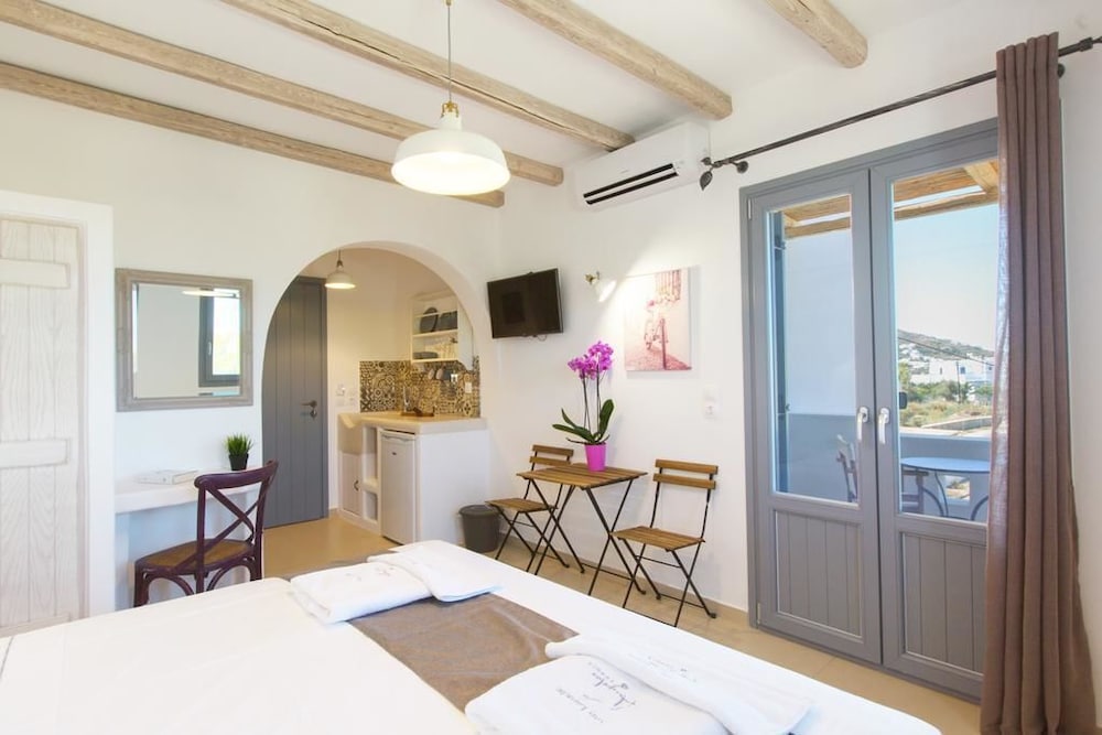 Ampelos Inn