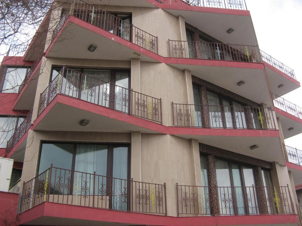 Ellinis Hotel