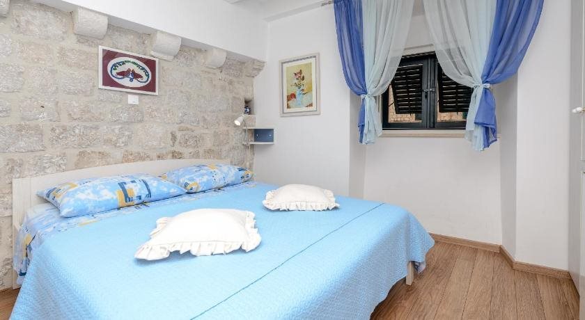 Stradun View En Suite Rooms & Studio