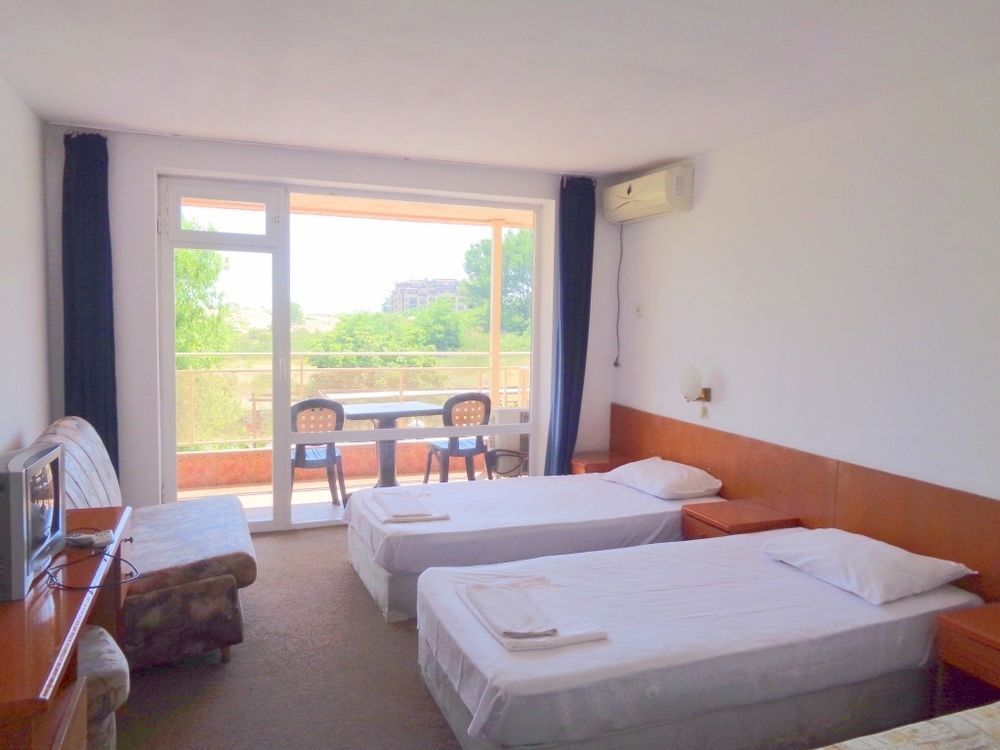 Meta Beach Budjet Hotel