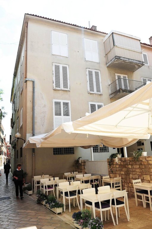 Aldo Apartments Center