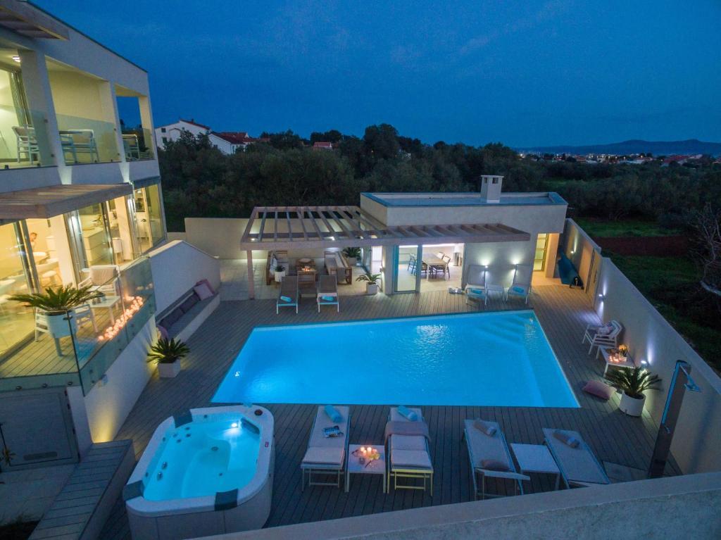Lalic Gallery Villa