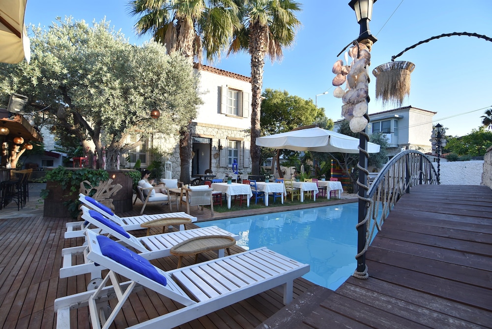 Hotel B House
