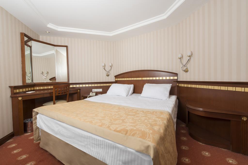 Akar Hotel International
