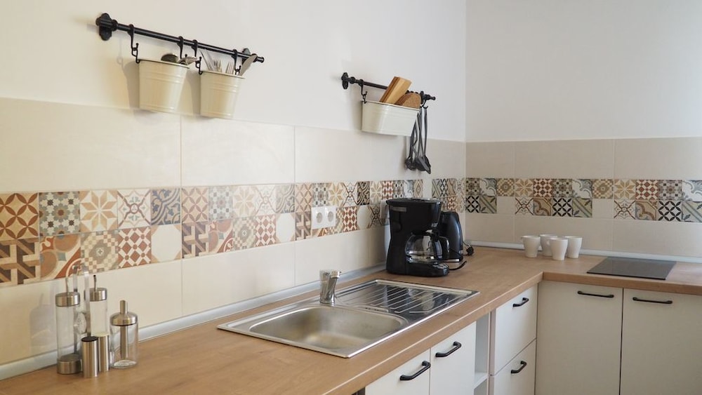 Willow & Pillow Studio Apartments