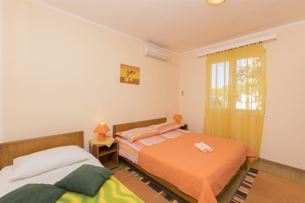 Apartment & Room Ivica