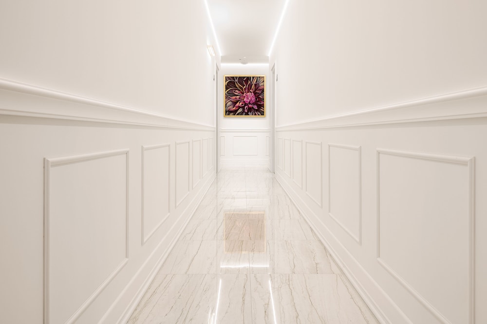 Flos Luxury Rooms